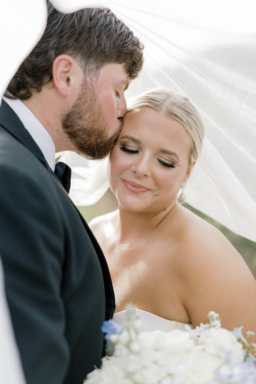 Rachel and Matthew’s elegant wedding day at Hadden Estate in Watkinsville, Georgia