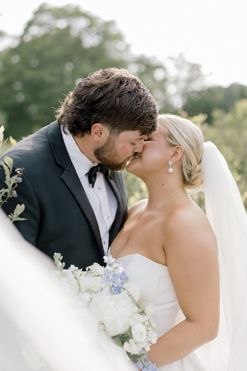 Rachel and Matthew’s elegant wedding day at Hadden Estate in Watkinsville, Georgia